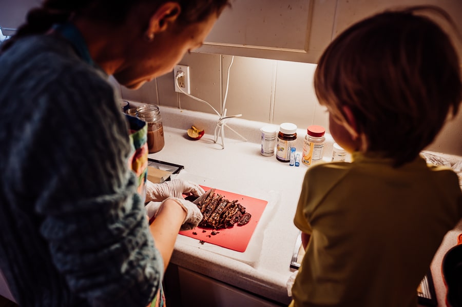 Cutting placenta