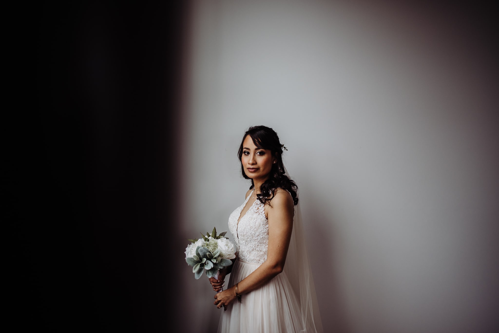 Simplistic bridal wedding photography in dover